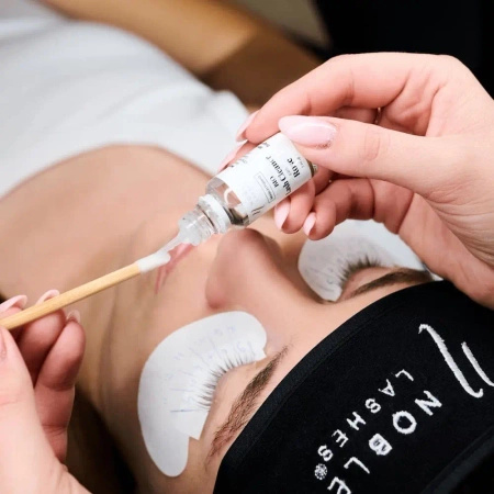 Noble Lashes Bio-Wimpernreiniger mit Rose Wimpernentfetter 10ml