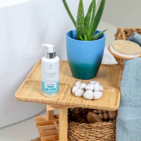 Pharm Foot Bio Compress Nährende und beruhigende Creme mit Colostrum und Aloe Vera 250 ml
