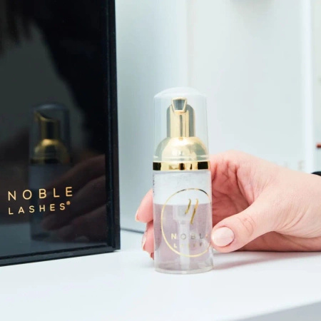 Noble Lashes Schäumendes Wimpernshampoo Behälter 30 ml
