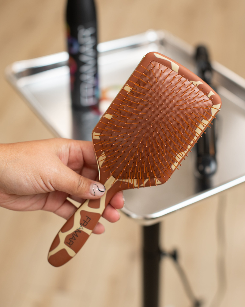 Framar You Bet Giraffe – Flache Entwirrbürste in Giraffenform