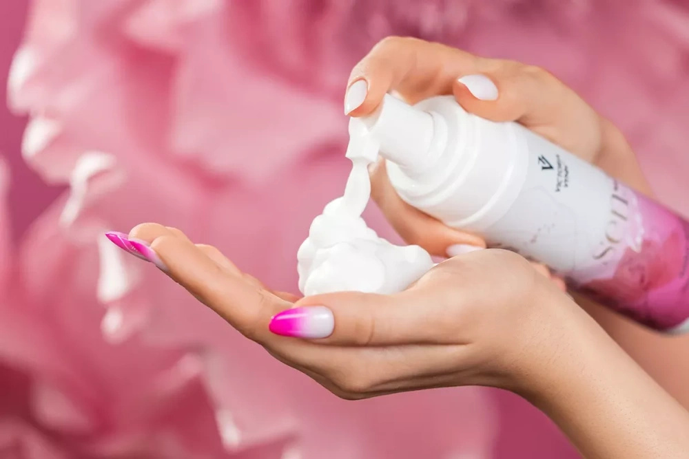 Victoria Vynn Senso Love Me Hand Wash Cleansing & Smoothing Foam Reinigungsschaum nach der Maniküre 200 ml